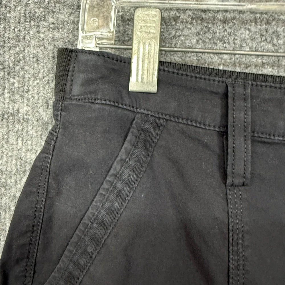 Chicos Capri Pants 00 Womens 2 Black Stretch Cargo Utility Cuffed Cropped